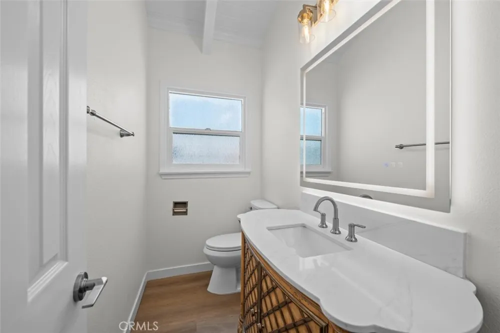 925 Manhattan Avenue Hermosa Beach, CA 90254