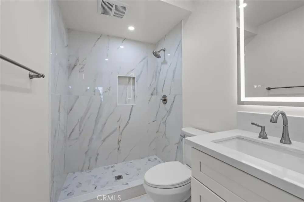 925 Manhattan Avenue Hermosa Beach, CA 90254