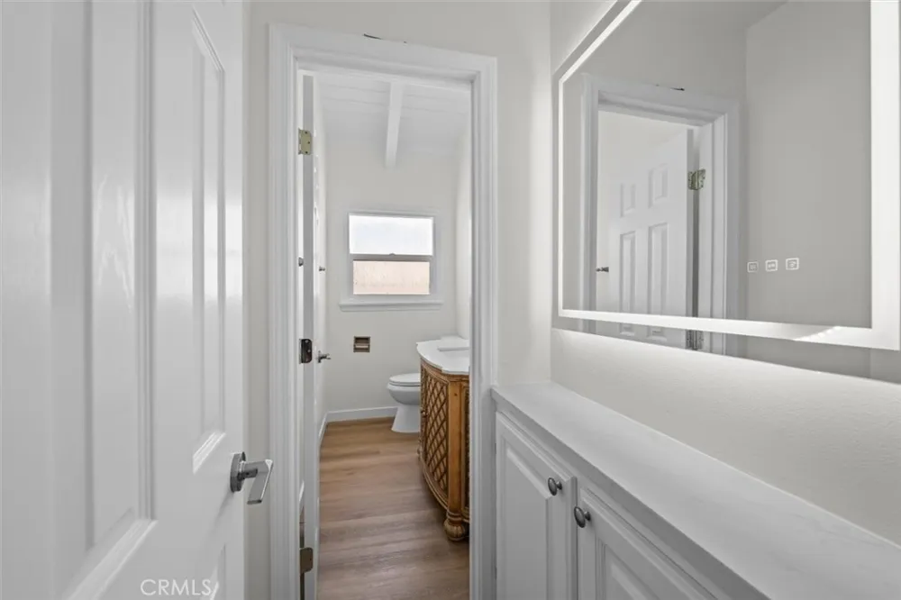 925 Manhattan Avenue Hermosa Beach, CA 90254