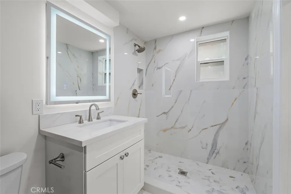 925 Manhattan Avenue Hermosa Beach, CA 90254