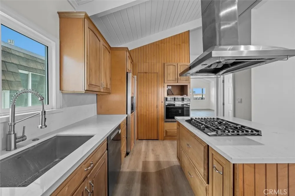 925 Manhattan Avenue Hermosa Beach, CA 90254