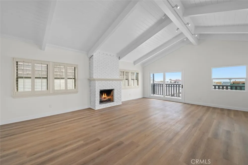925 Manhattan Avenue Hermosa Beach, CA 90254