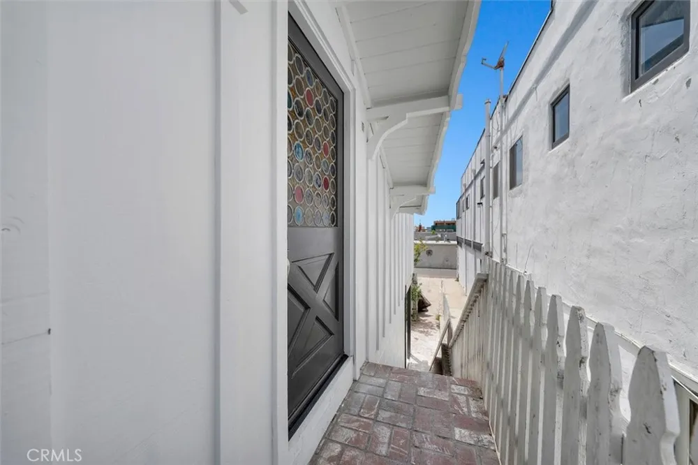 925 Manhattan Avenue Hermosa Beach, CA 90254