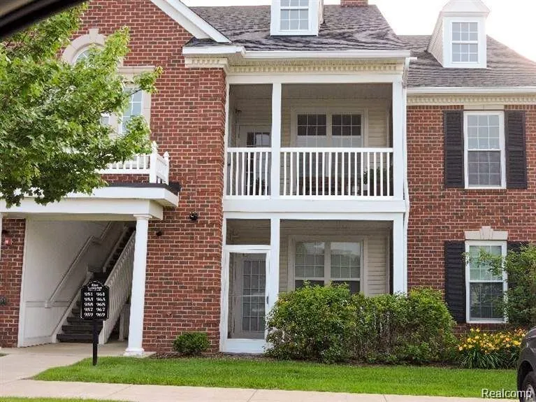 1074 W Summerfield Glen Circle Scio Township, MI 48103