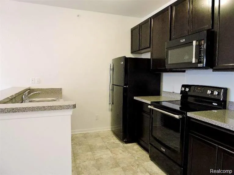 1074 W Summerfield Glen Circle Scio Township, MI 48103