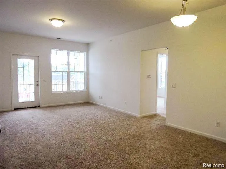 1074 W Summerfield Glen Circle Scio Township, MI 48103