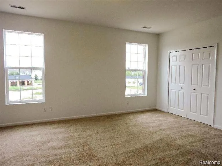 1074 W Summerfield Glen Circle Scio Township, MI 48103