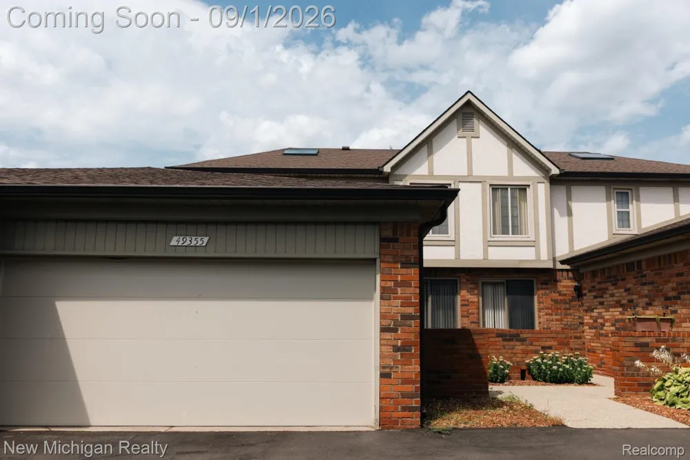 49355 Marquette Court Shelby Charter Township, MI 48315