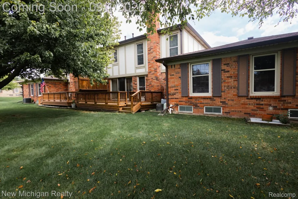 49355 Marquette Court Shelby Charter Township, MI 48315
