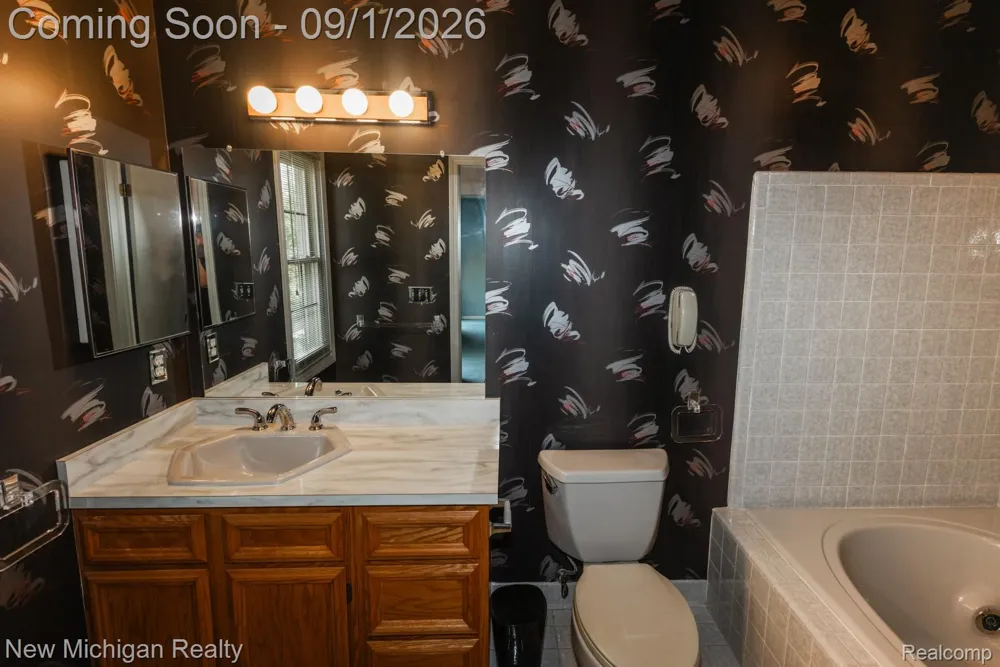 49355 Marquette Court Shelby Charter Township, MI 48315