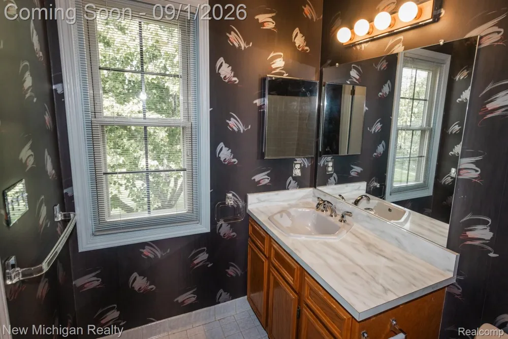 49355 Marquette Court Shelby Charter Township, MI 48315