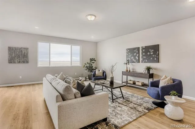 54960 E 27th Avenue Strasburg, CO 80136