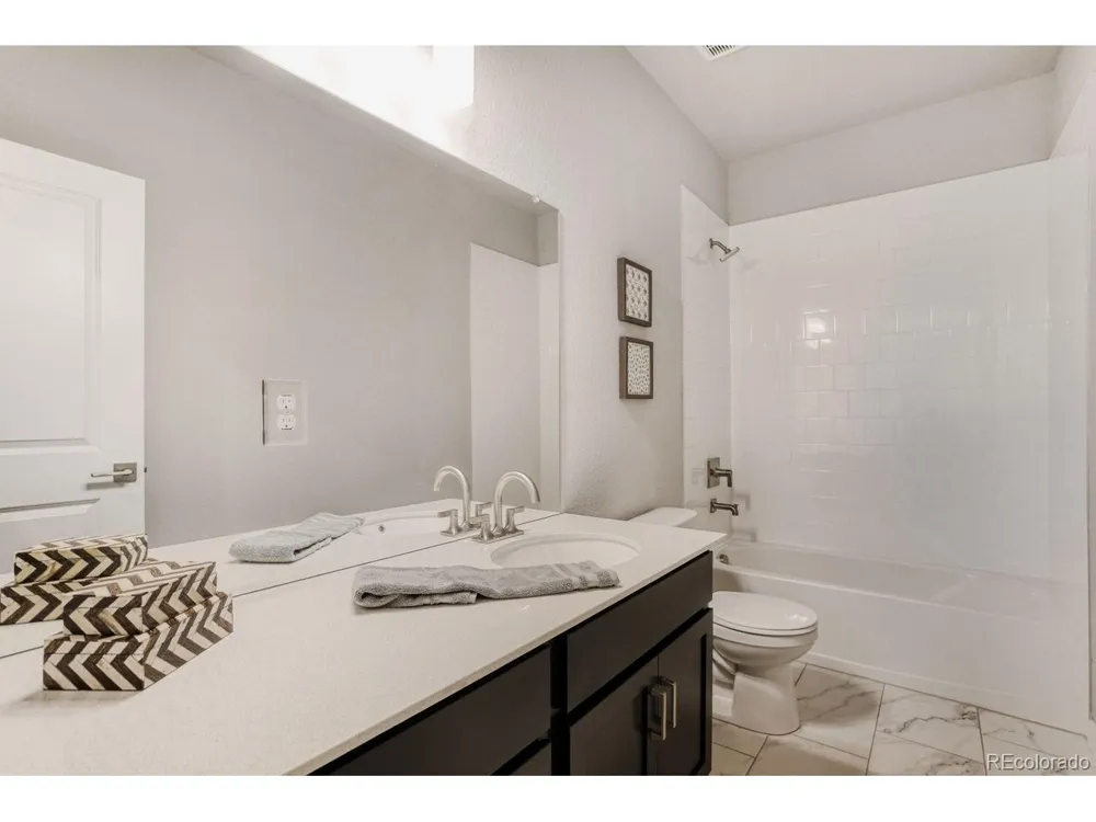 54960 E 27th Avenue Strasburg, CO 80136
