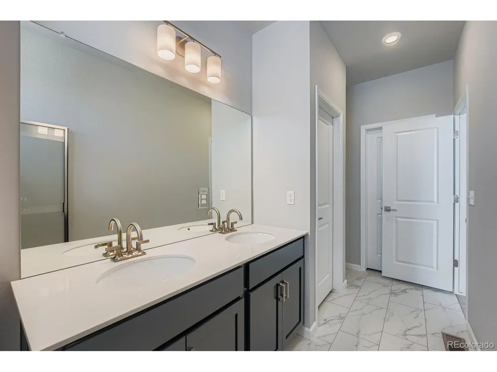 54960 E 27th Avenue Strasburg, CO 80136
