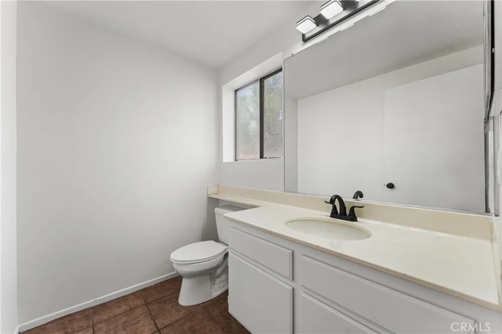 1000 Cloverdale Court Rosamond, CA 93560