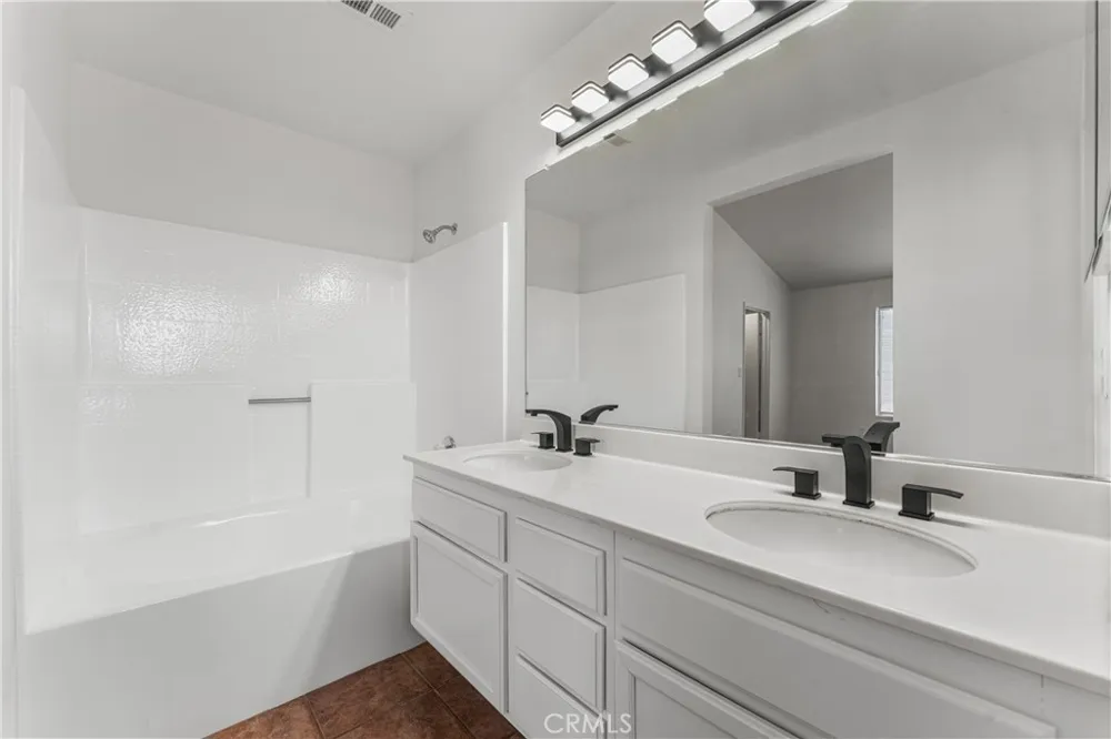 1000 Cloverdale Court Rosamond, CA 93560