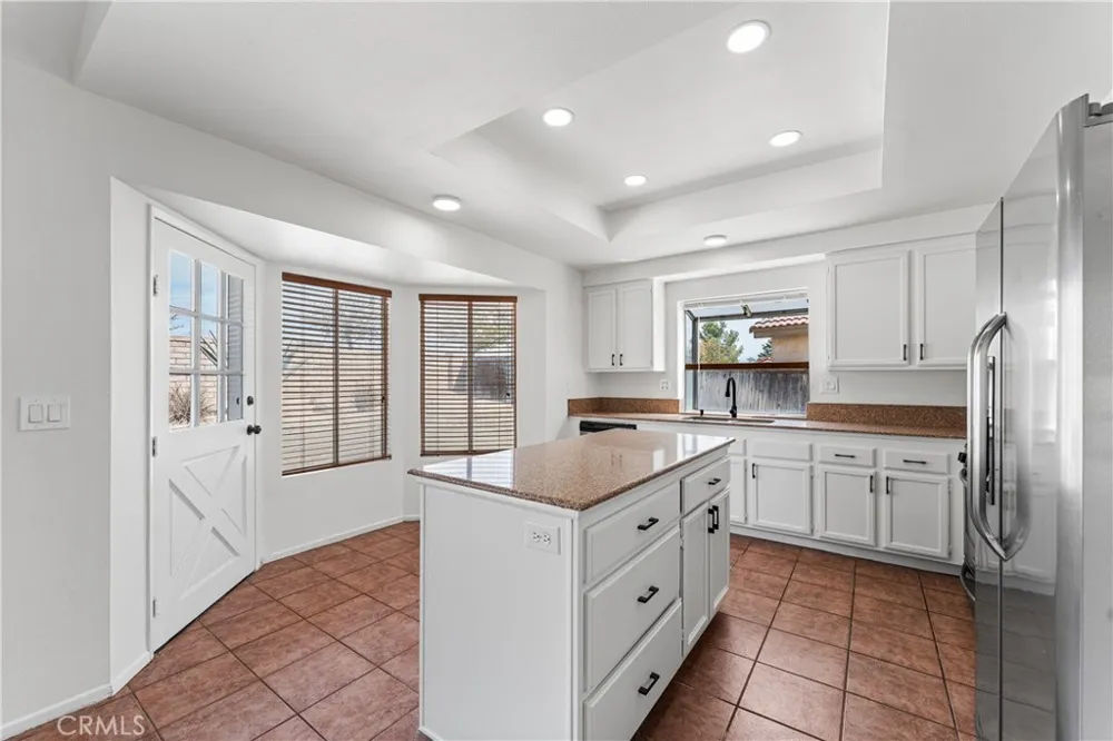 1000 Cloverdale Court Rosamond, CA 93560