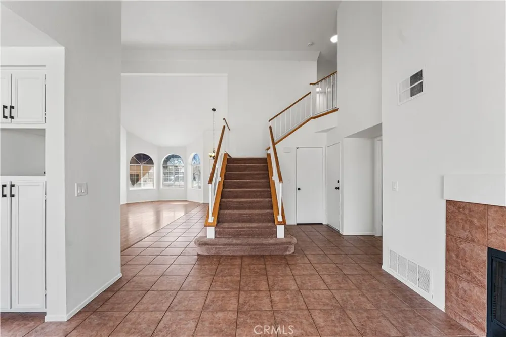 1000 Cloverdale Court Rosamond, CA 93560