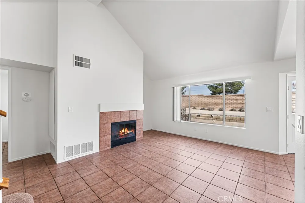 1000 Cloverdale Court Rosamond, CA 93560