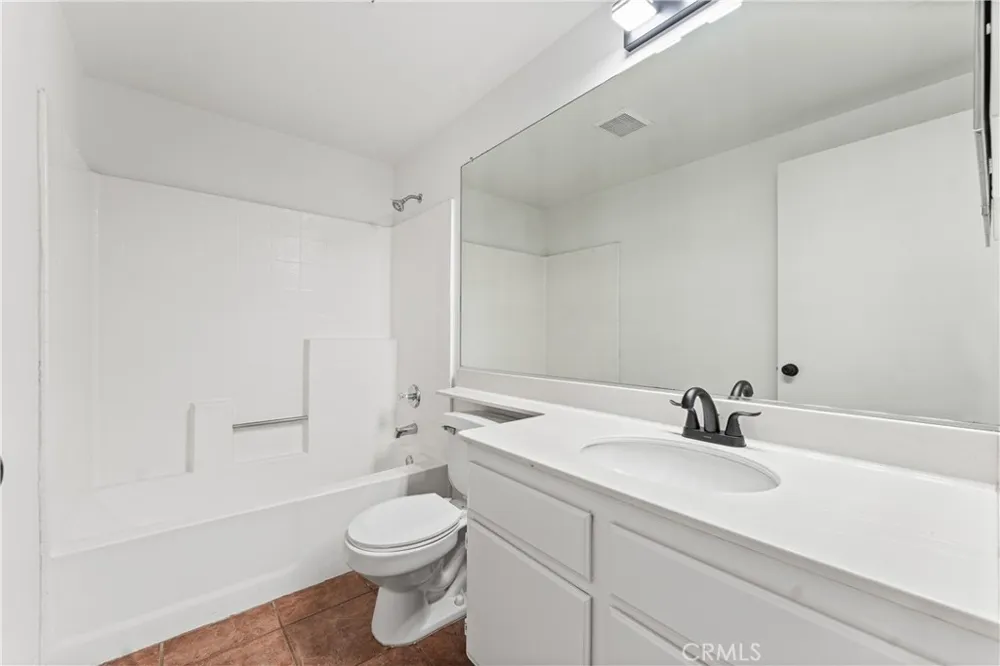 1000 Cloverdale Court Rosamond, CA 93560