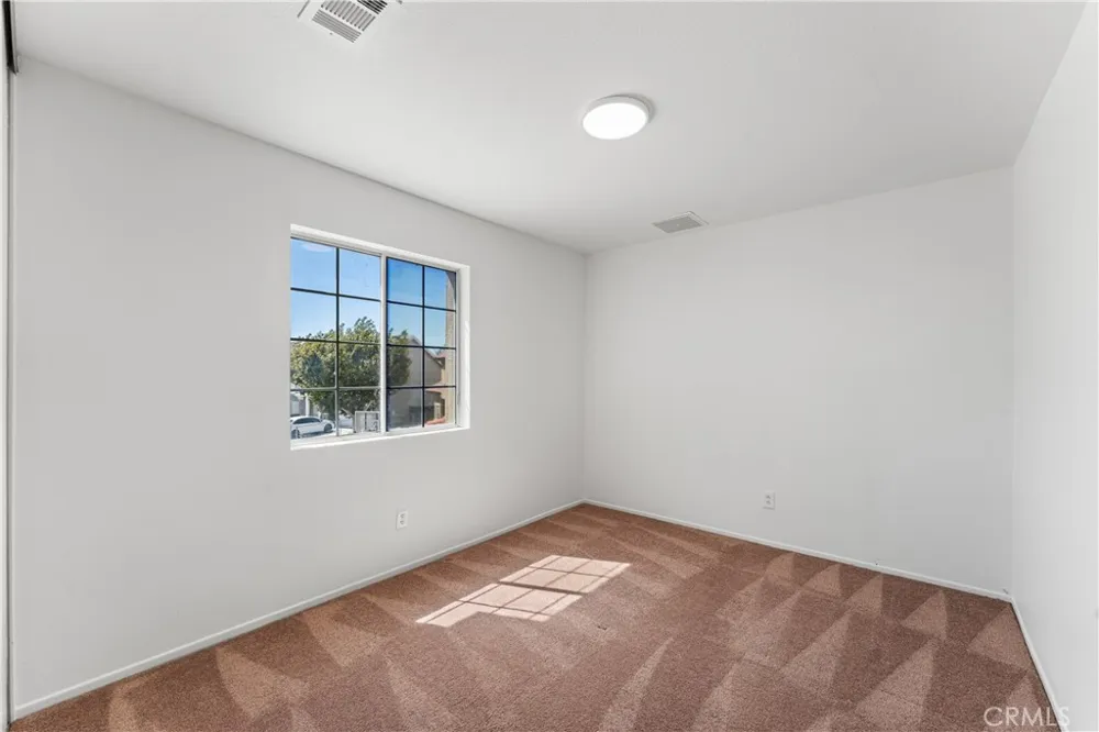 1000 Cloverdale Court Rosamond, CA 93560