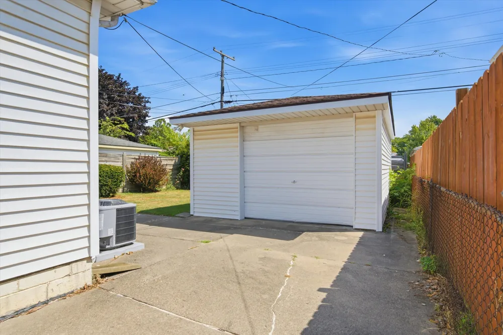 4159 Monroe Street Dearborn Heights, MI 48125