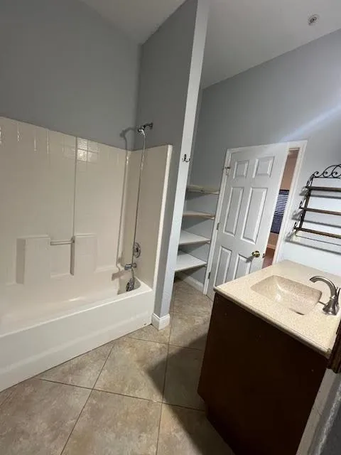 5811 La Costa Drive #210 Orlando, FL 32807