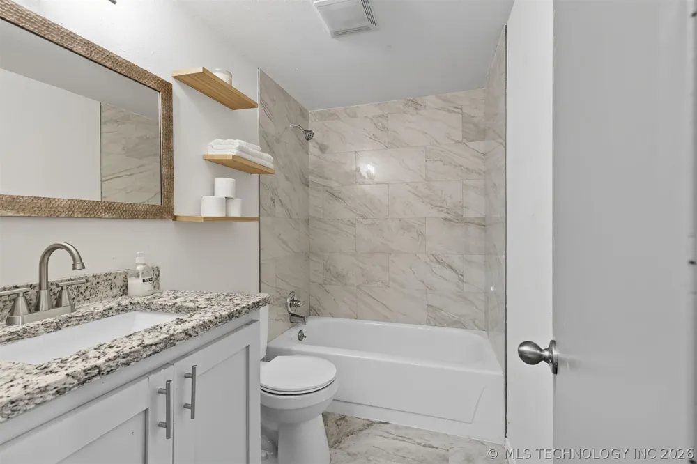 1824 S Umbrella Court Broken Arrow, OK 74012