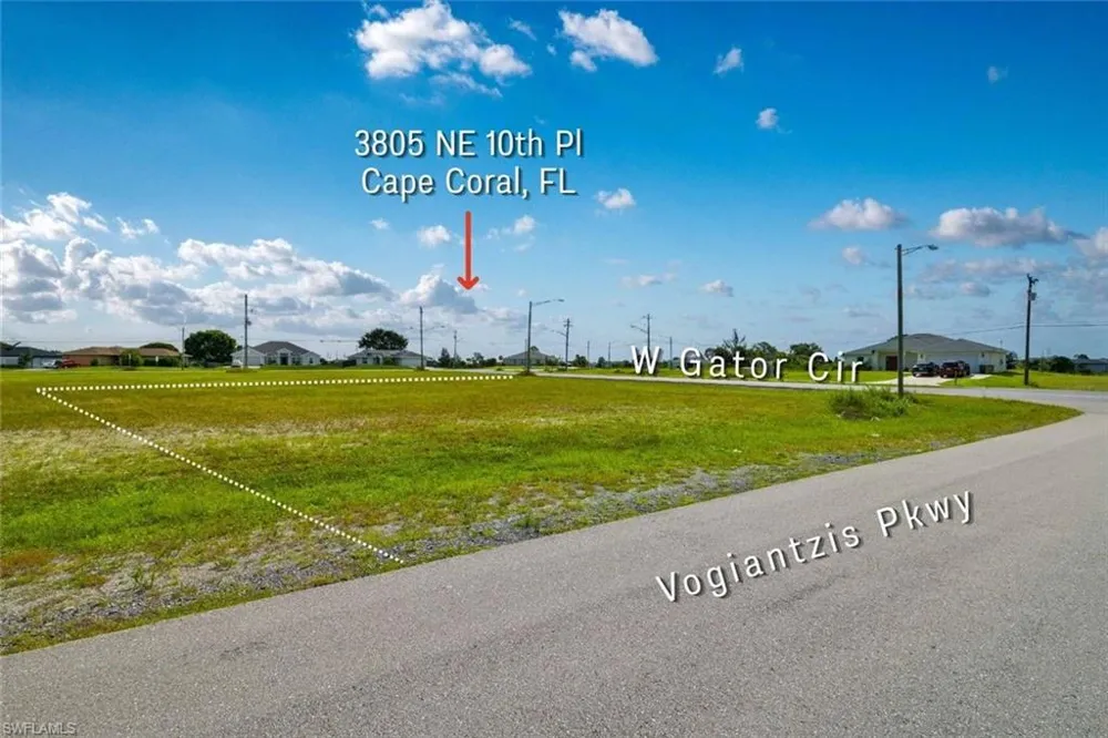 3805 NE 10th Place Cape Coral, FL 33909
