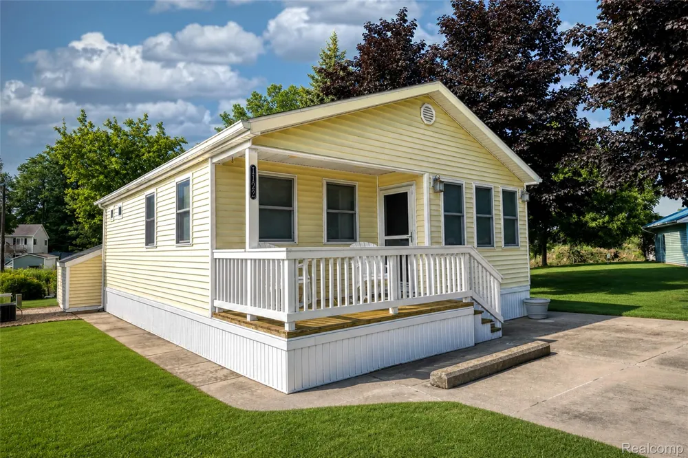 7122 Ben Franklin Drive Lexington Township, MI 48450