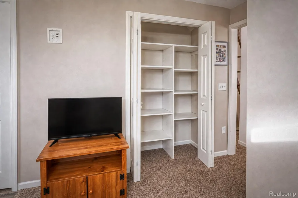 7122 Ben Franklin Drive Lexington Township, MI 48450