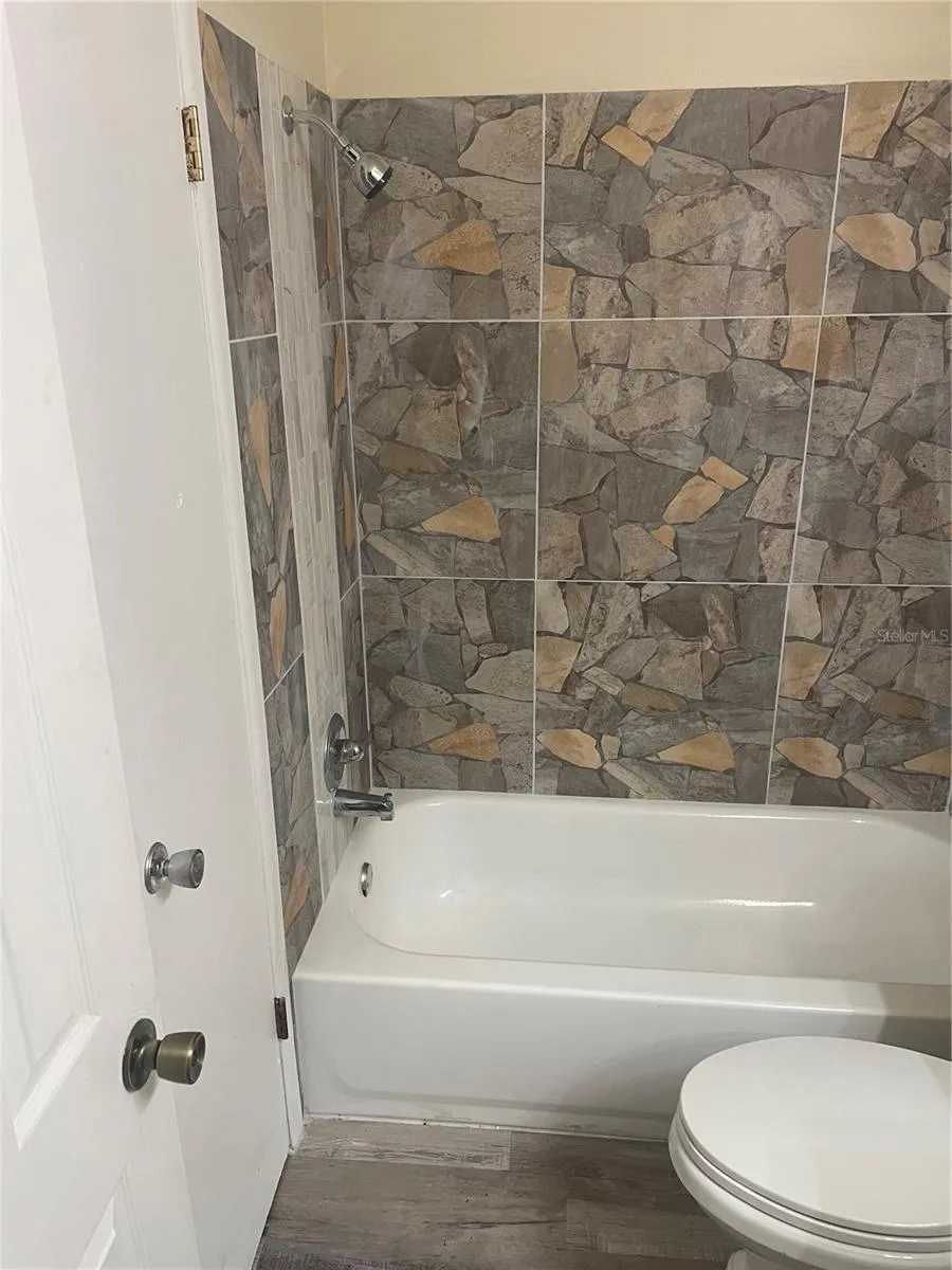 613 61ST AVENUE TERRACE E #613 Bradenton, FL 34203