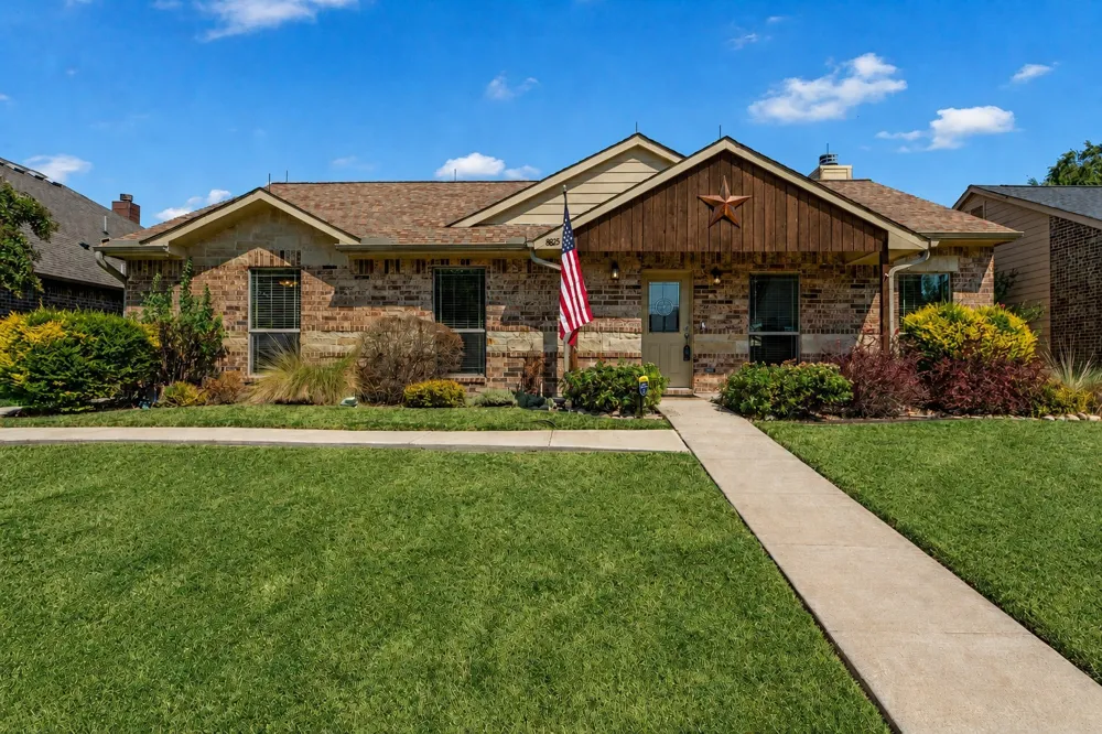 8825 Davis Street Rowlett, TX 75088
