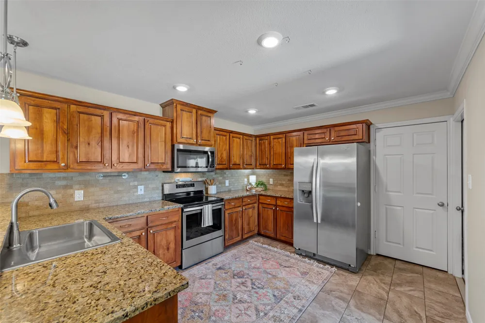 8825 Davis Street Rowlett, TX 75088