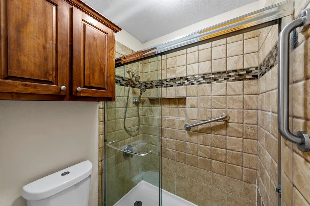 8825 Davis Street Rowlett, TX 75088