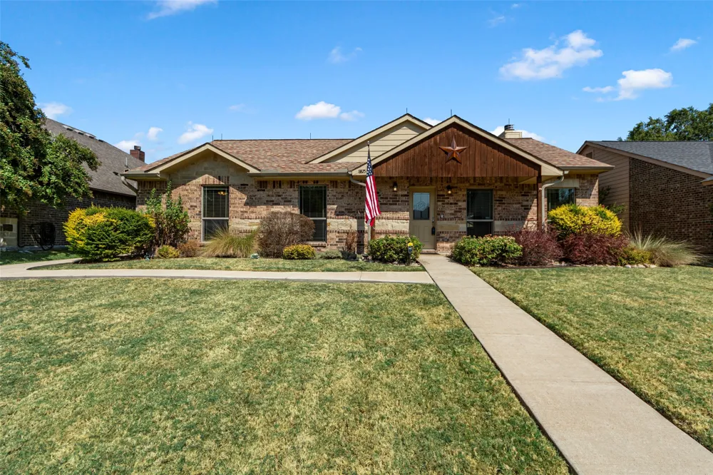8825 Davis Street Rowlett, TX 75088