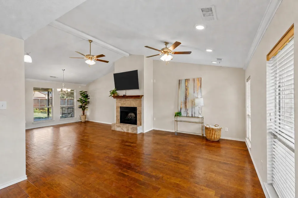 8825 Davis Street Rowlett, TX 75088
