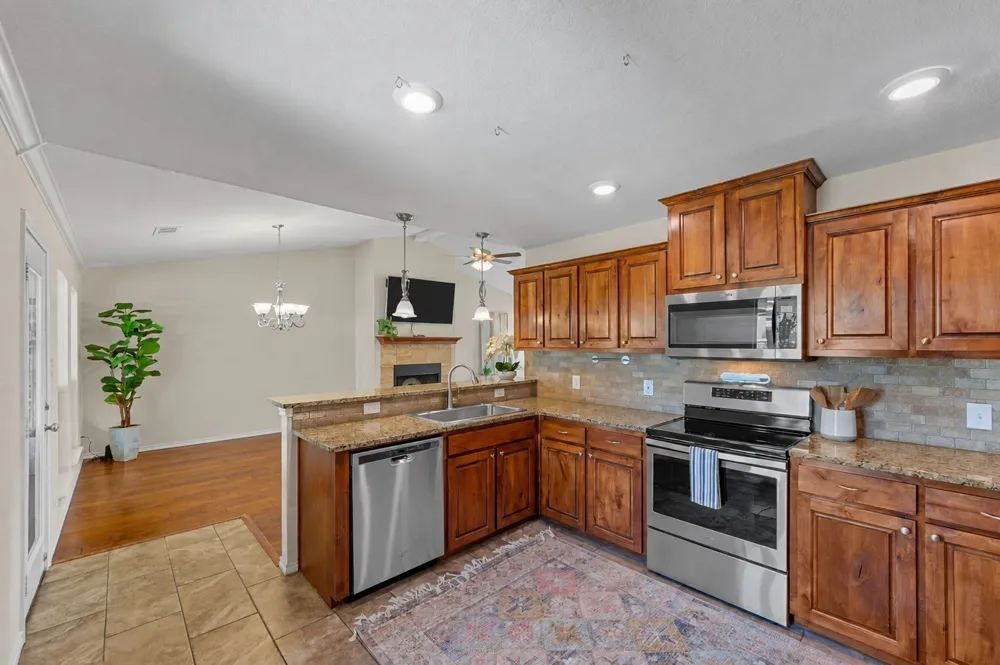 8825 Davis Street Rowlett, TX 75088