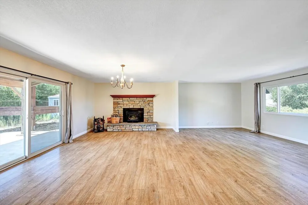 15436 Las Manzanitas Road Ramona, CA 92065