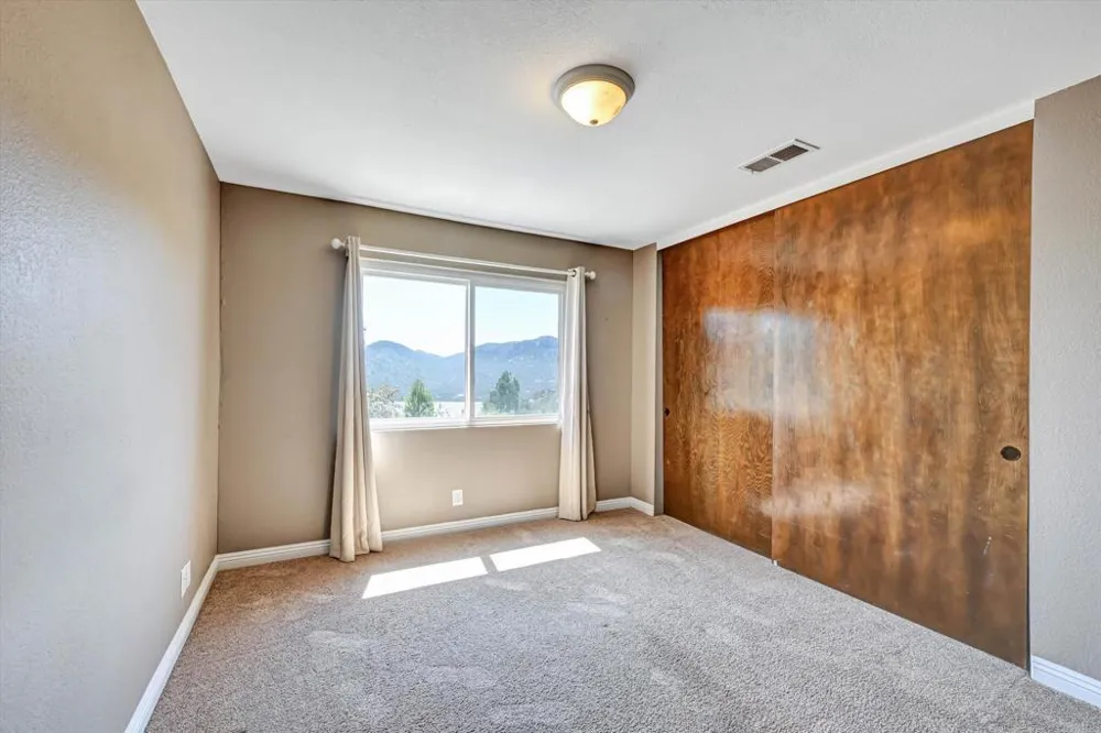 15436 Las Manzanitas Road Ramona, CA 92065