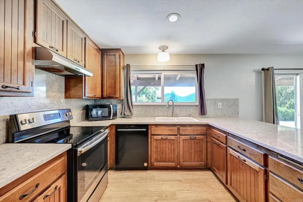 15436 Las Manzanitas Road Ramona, CA 92065