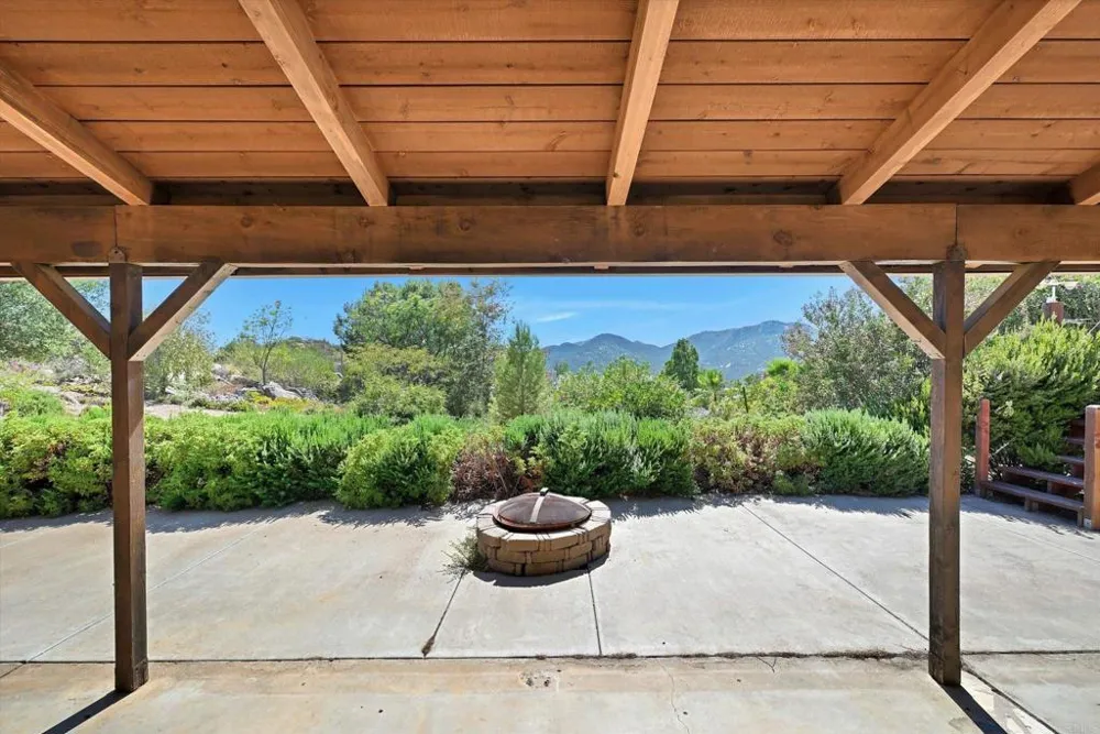 15436 Las Manzanitas Road Ramona, CA 92065