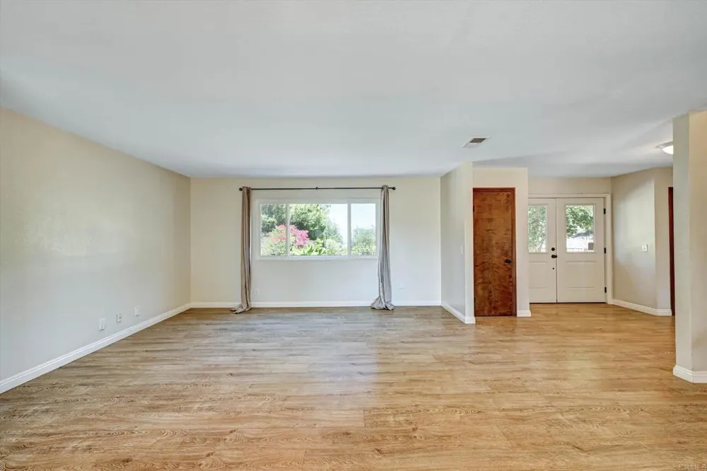15436 Las Manzanitas Road Ramona, CA 92065