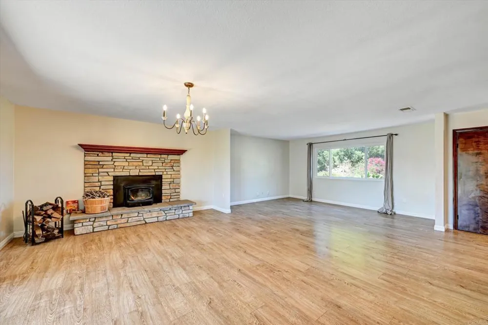 15436 Las Manzanitas Road Ramona, CA 92065