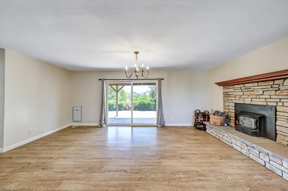 15436 Las Manzanitas Road Ramona, CA 92065