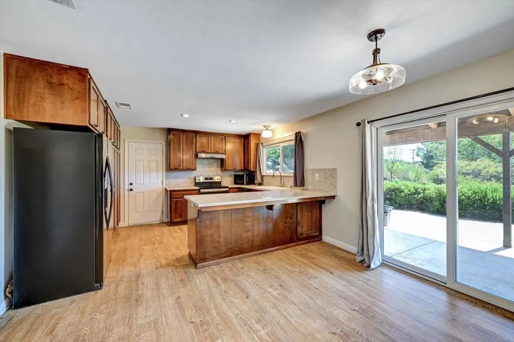 15436 Las Manzanitas Road Ramona, CA 92065