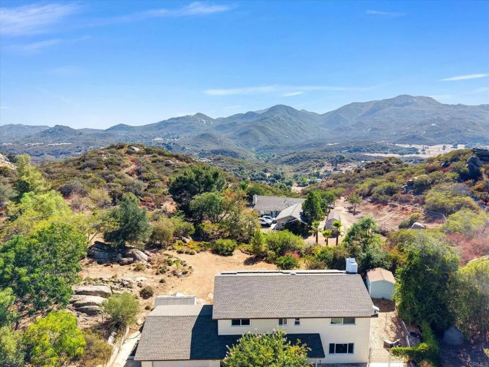 15436 Las Manzanitas Road Ramona, CA 92065