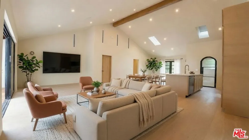 14655 Morrison Street Los Angeles, CA 91403