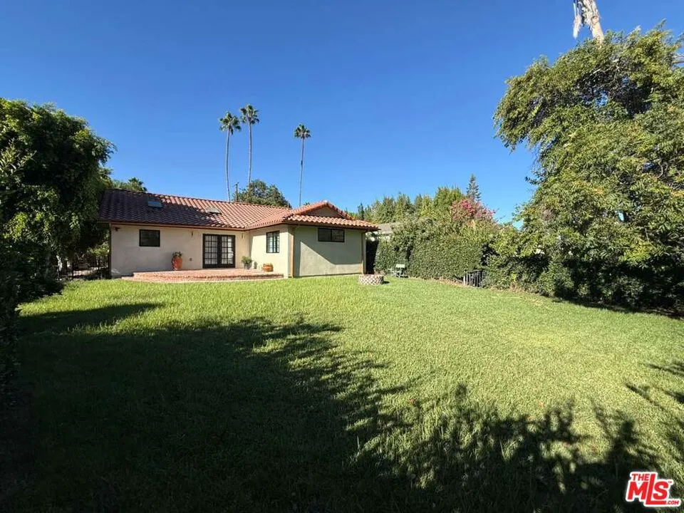 14655 Morrison Street Los Angeles, CA 91403