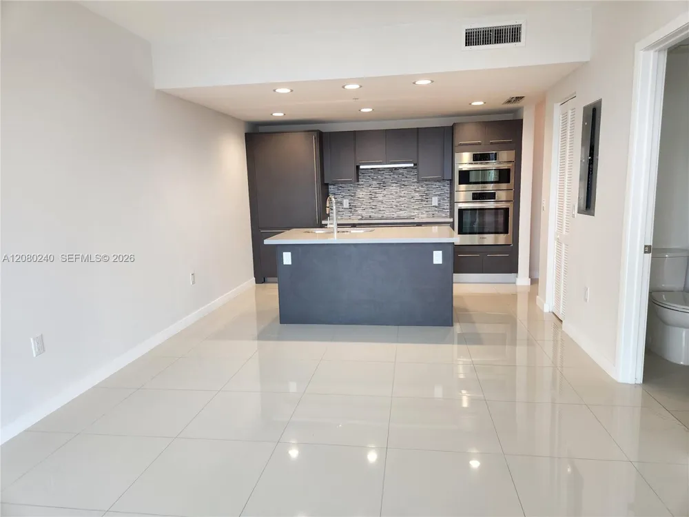 7875 NW 107th Ave #711 Doral, FL 33178